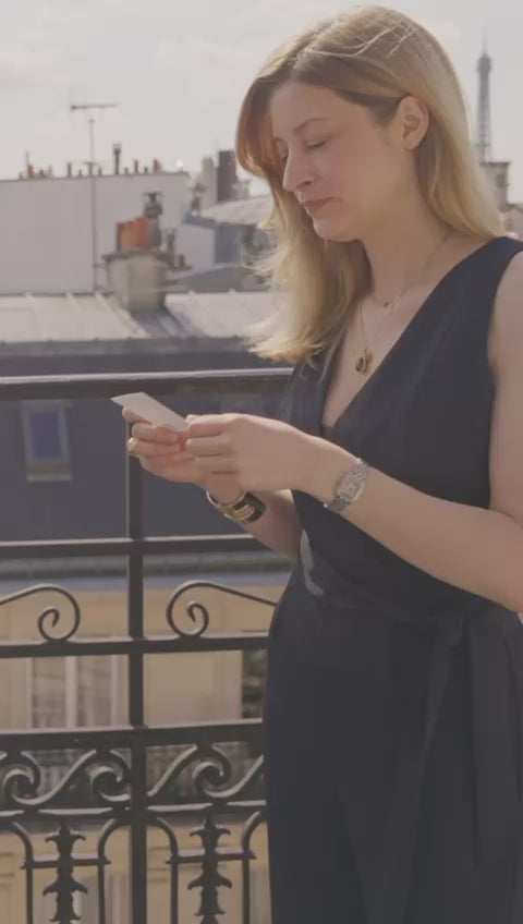 Video with perfumer Claire Liégent – discussing the olfactory architecture of four extrait de parfum creations: rosemonotone, similimirage, doppeldäncers and insulinesafrine – Première Peau